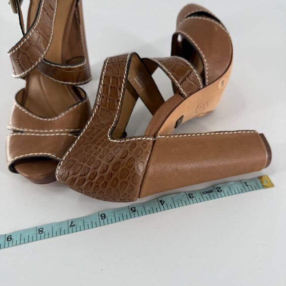 BCBGMAXAZRIA Tan Strappy High Heel Sandals With Peep Toe & Buckle Closure Womens - Picture 11 of 13